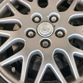 Lexus 16 diska pakrişka