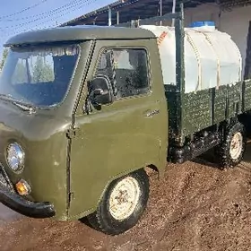 UAZ 469 1990