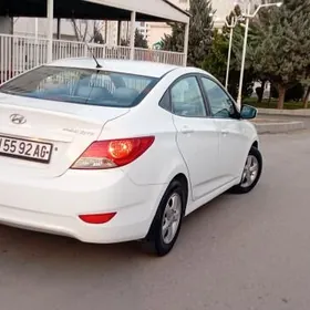 Hyundai Accent 2011