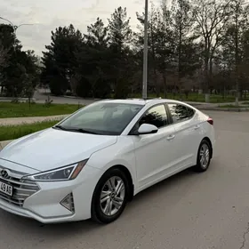 Hyundai Elantra 2020