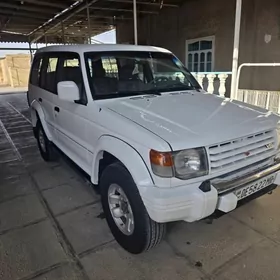 Mitsubishi Pajero 1995