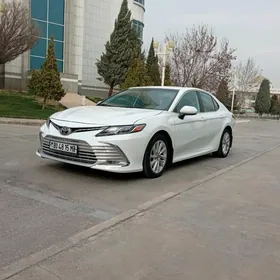 Toyota Camry 2022