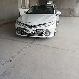 Toyota Camry 2018