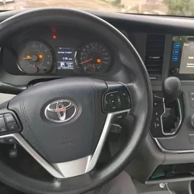 Toyota Sienna 2020