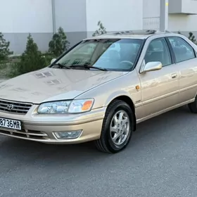 Toyota Camry 2000