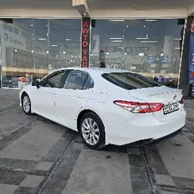 Toyota Camry 2020
