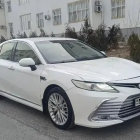 Toyota Camry 2018