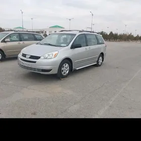 Toyota Sienna 2004