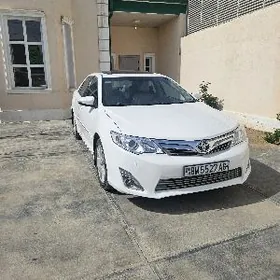 Toyota Camry 2014