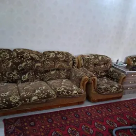 Диван и кресло