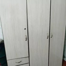 Шкаф и полка