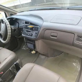 Toyota Sienna 2000