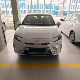 Toyota Camry 2025