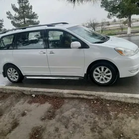 Toyota Sienna 2004