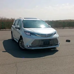 Toyota Sienna 2022