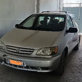 Toyota Sienna 2002