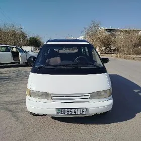 Toyota Previa 1992