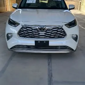 Toyota Highlander 2021