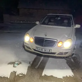 Mercedes-Benz E320 2003