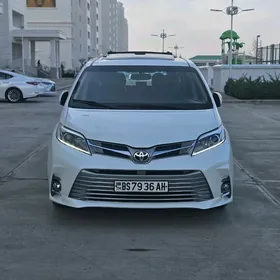 Toyota Sienna 2016