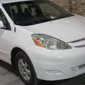 Toyota Sienna 2008
