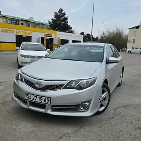 Toyota Camry 2014