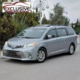 Toyota Sienna 2016