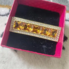 Täzeje, örän lowurdaýan broşk