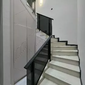 10 komnat, 255m², jay-ofis