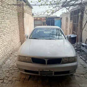 Mitsubishi Diamante 1996