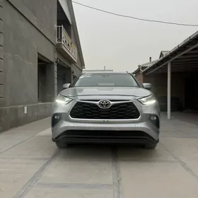 Toyota Highlander 2023