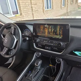 Toyota Grand Highlander 2023