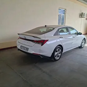 Hyundai Elantra 2022