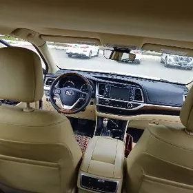 Toyota Highlander 2017