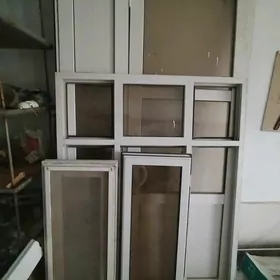 Plastiki gapy we ayna