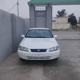 Toyota Camry 2001