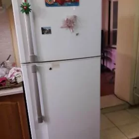 Холодильник  Hitaci. Япония