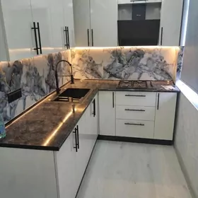 30МКР ЕВРО ЛЮКС 3 КОМНАТЫ СРОЧ