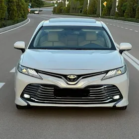 Toyota Camry 2018
