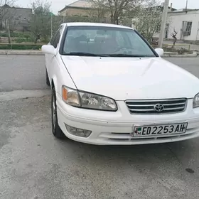 Toyota Camry 2000