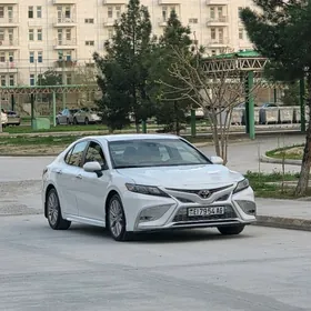 Toyota Camry 2021