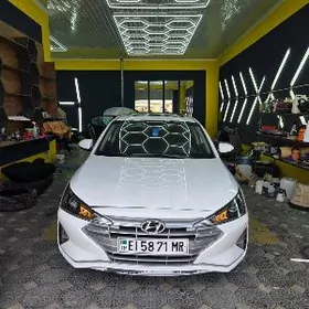 Hyundai Elantra 2020