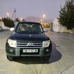 Mitsubishi Pajero 2009