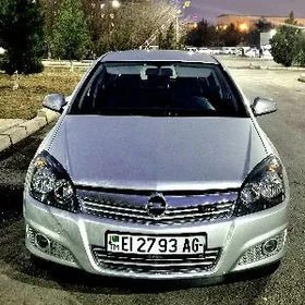 Opel Astra 2013
