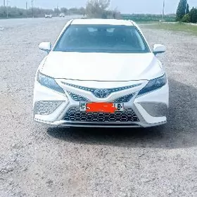 Toyota Camry 2021