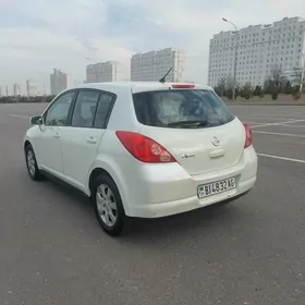 Nissan Tiida 2008