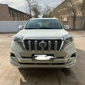 Toyota Land Cruiser Prado 2013