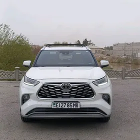 Toyota Highlander 2020