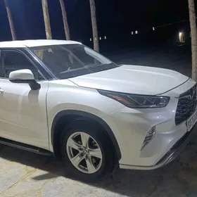 Toyota Highlander 2021