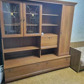 сервант с шкафом